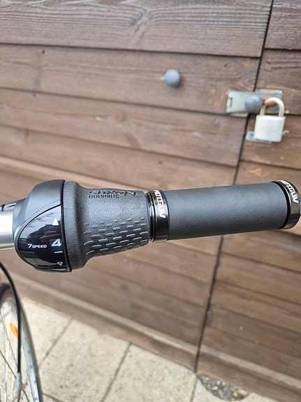 Product image 1 of 8