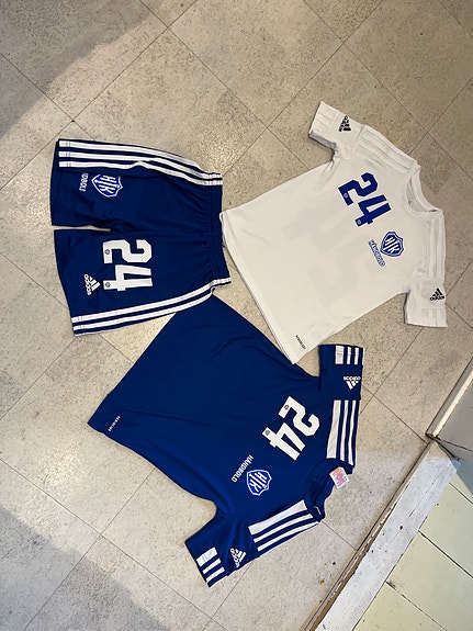 Product image 1 of 3