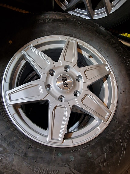 Product image 1 of 4