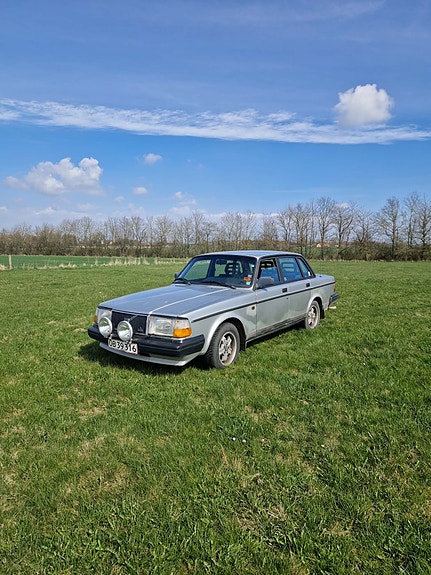 Volvo 240 til salg hos Nabilli