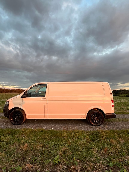 VW Transporter til salg hos Nabilli