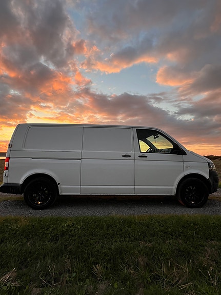 VW Transporter til salg hos Nabilli