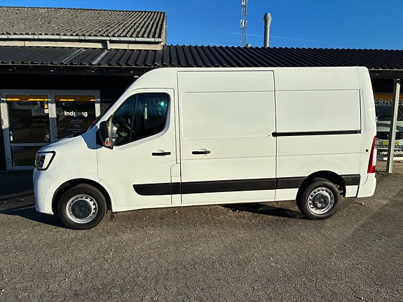 Renault Master IV T33