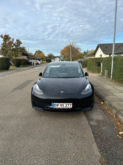 Brugtbil til salg: Tesla Model 3 - 2022 - Sort - 325 Hk - Sedan | DBA.dk