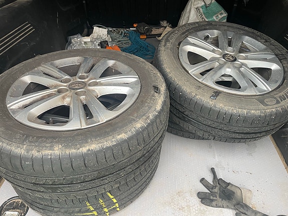 Product image 1 of 3