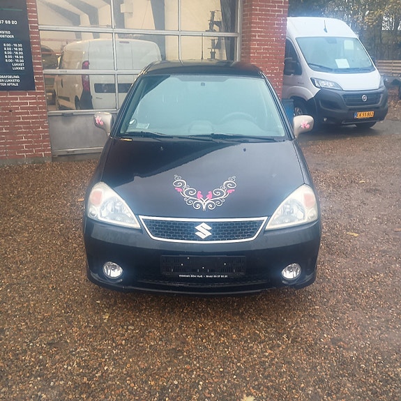 Suzuki Liana