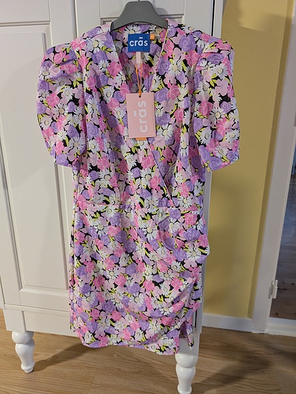 Product image 1 of 8