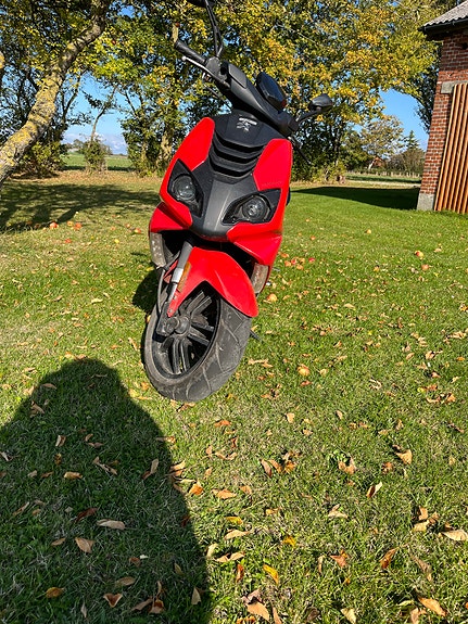 Product image 1 of 4