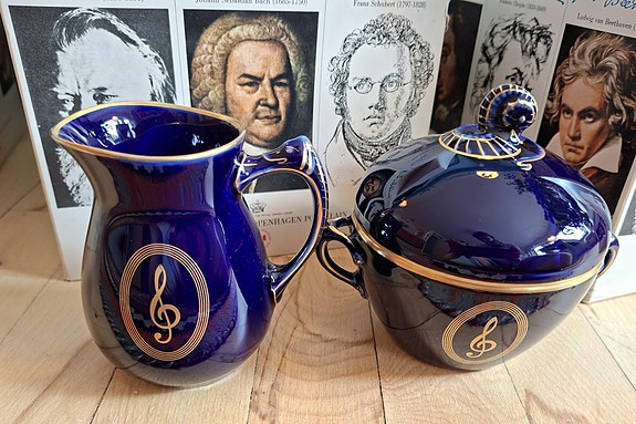 Product image 1 of 3