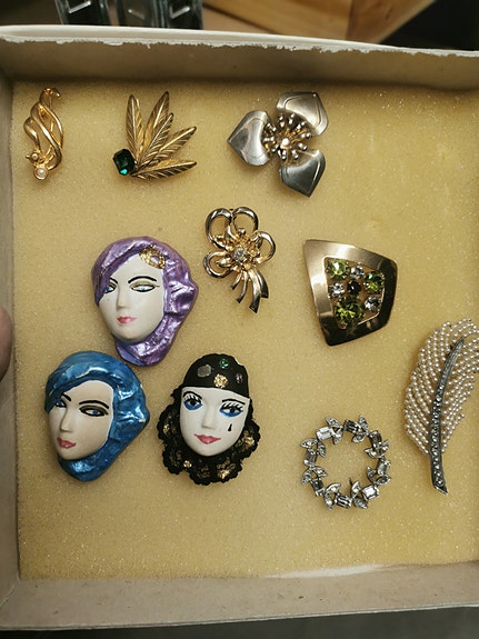 Product image 1 of 3