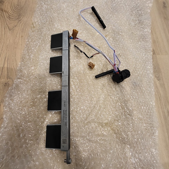 Product image 1 of 3