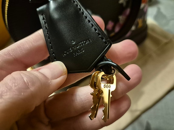 Product image 4 of 10