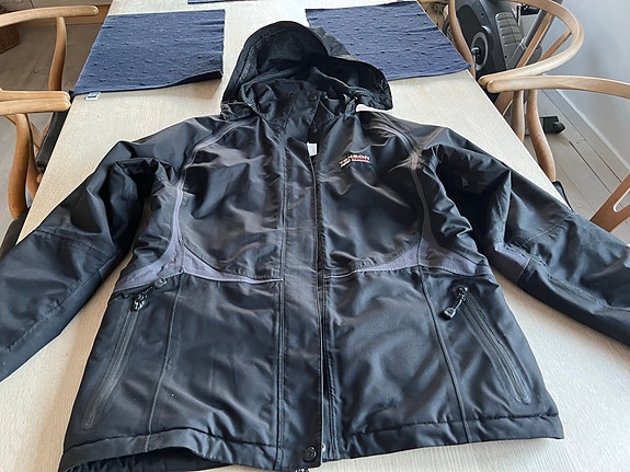 Product image 1 of 2