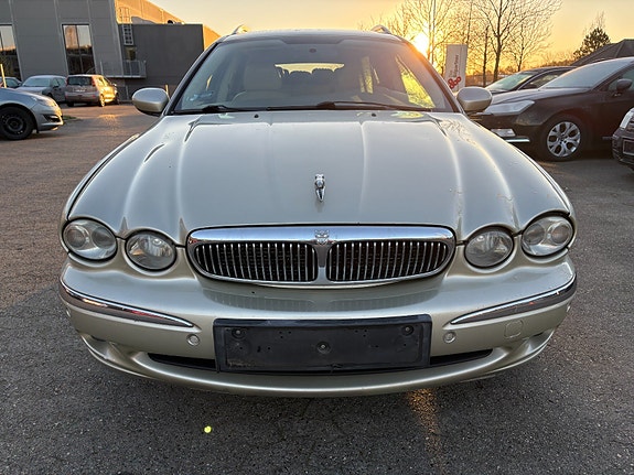 Jaguar X-TYPE