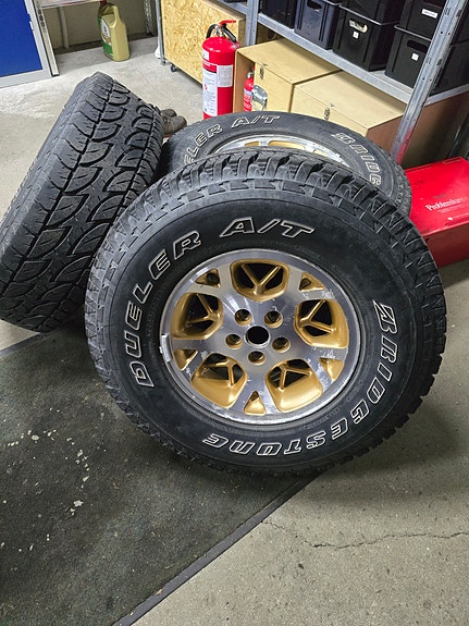 Product image 1 of 5