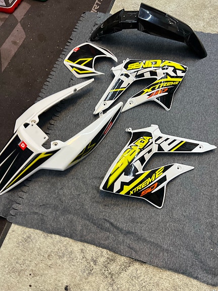 Product image 8 of 9