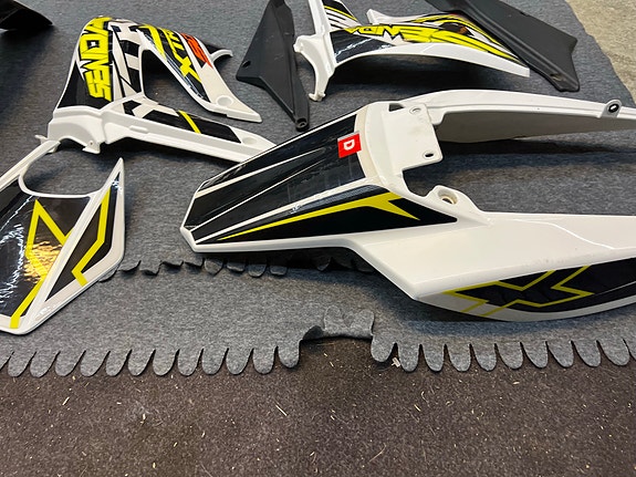 Product image 2 of 9