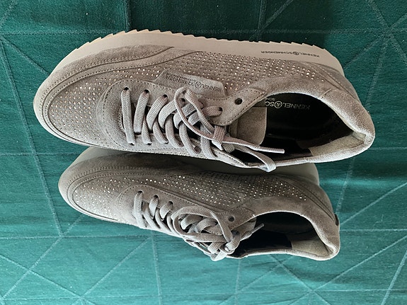 Product image 12 of 16