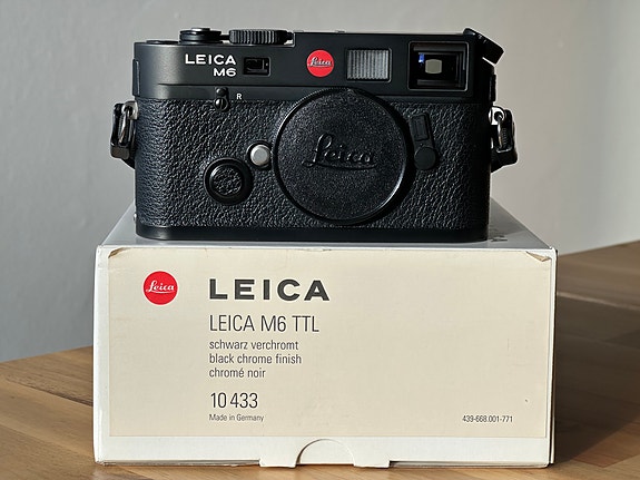 Product image 1 of 9