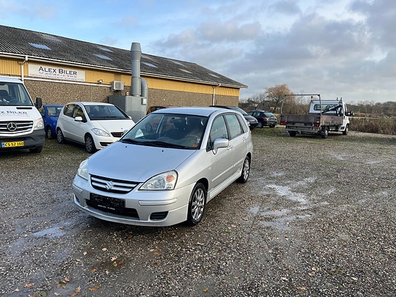 Suzuki Liana