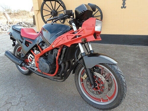 Suzuki GSX 400 X Impulse