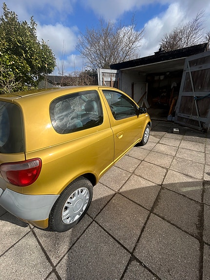 Toyota Yaris 1999 photo 3