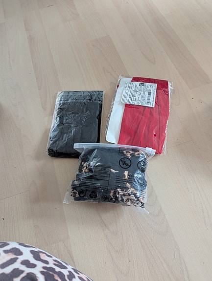 Product image 1 of 3