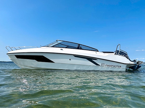 Finnmaster T8 Yamaha F300 XSB2 2022 / Uttagen maj 2023 / Välutrustad