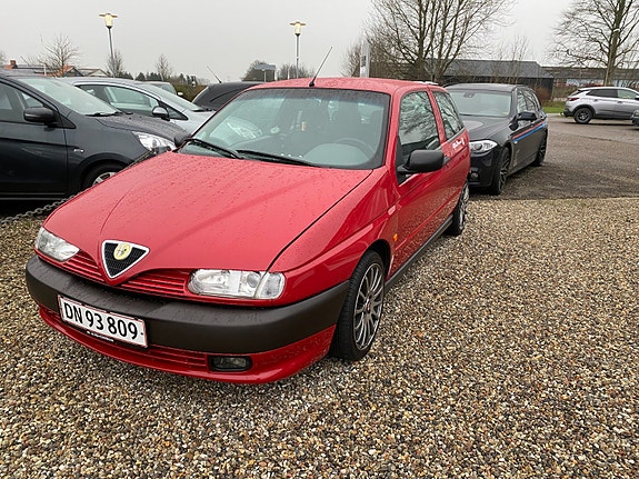 Alfa Romeo 145