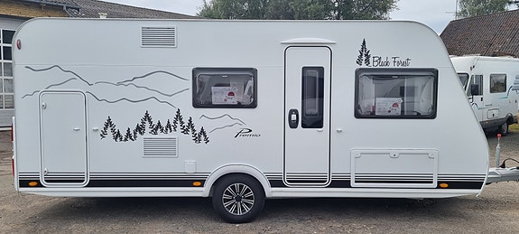 Bürstner Premio 495 TK BLACK FOREST EDITION