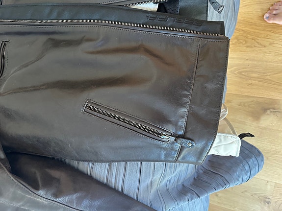 Product image 1 of 7