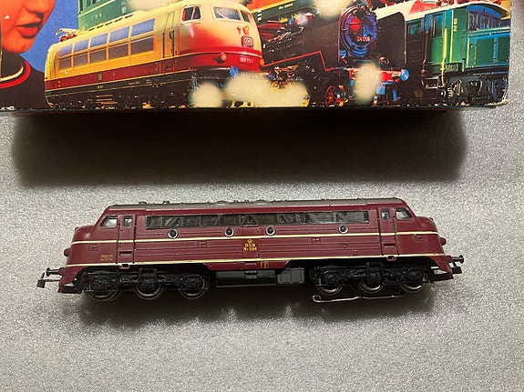 Product image 1 of 8