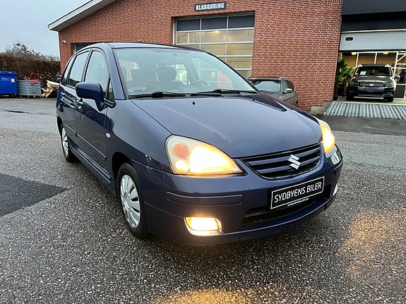 Suzuki Liana