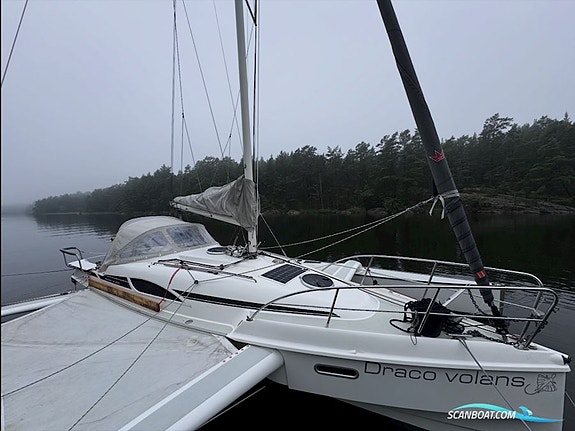 Dragonfly 28 Sport Flerskrogsbåd