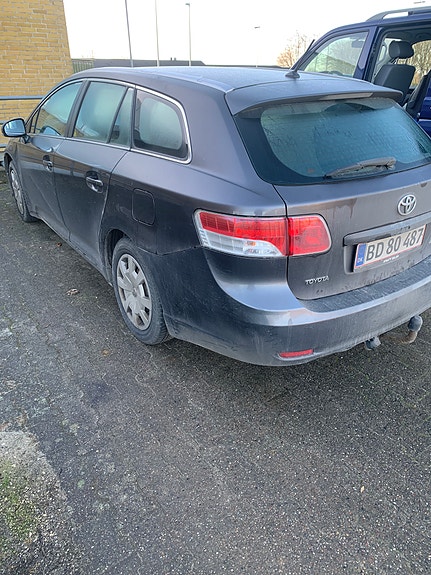 Toyota Avensis – billede 2
