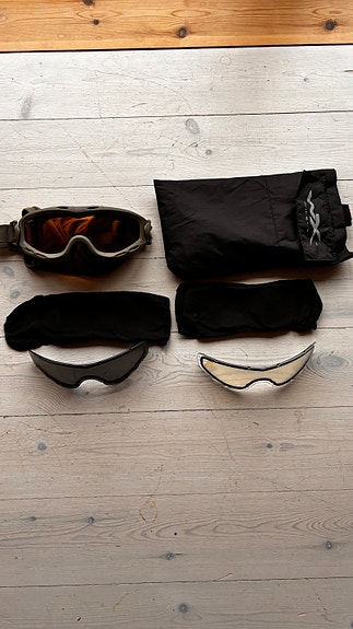 Product image 1 of 2