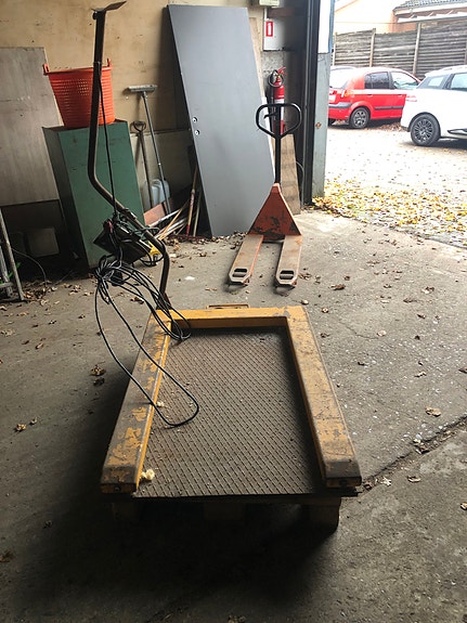 Product image 1 of 2