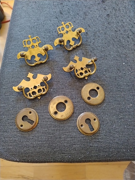 Product image 1 of 2