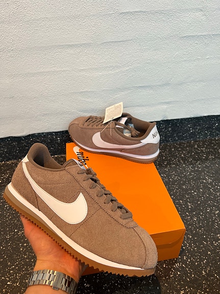 Product image 1 of 10