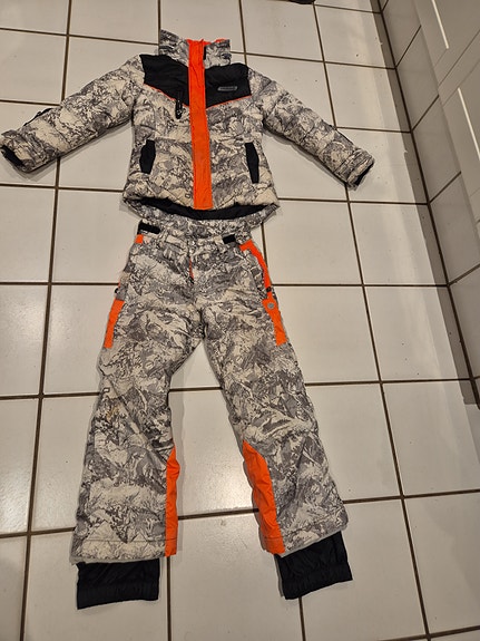 Product image 1 of 4