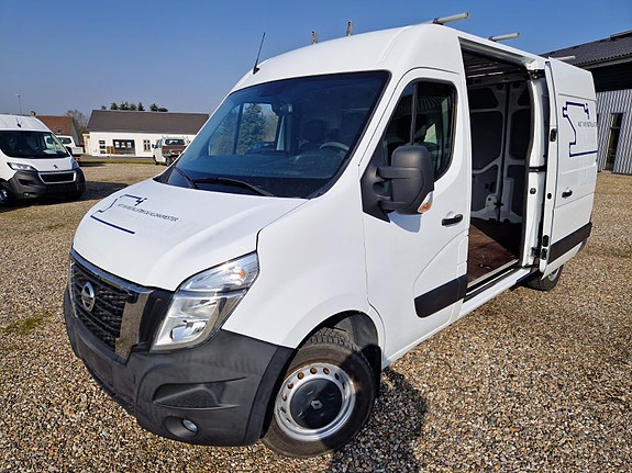 Nissan NV400