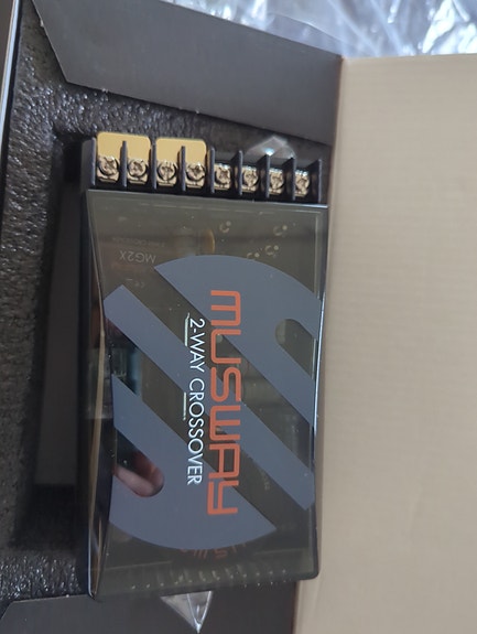 Product image 1 of 2