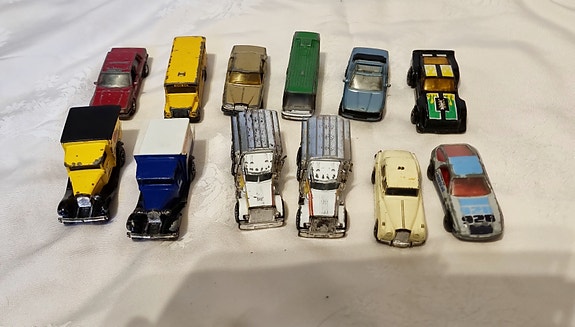 Product image 1 of 2