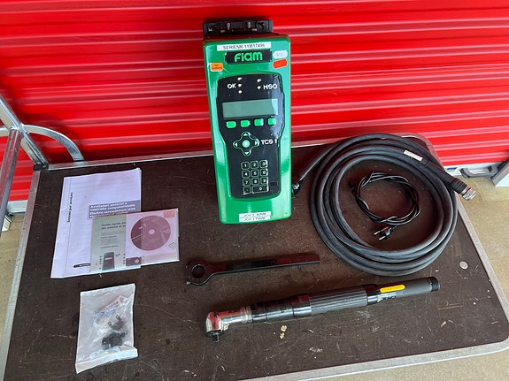 Product image 1 of 2