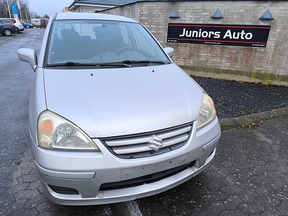 Suzuki Liana