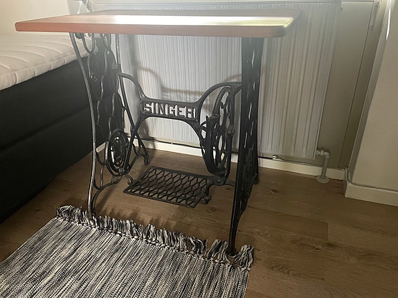 Product image 1 of 2