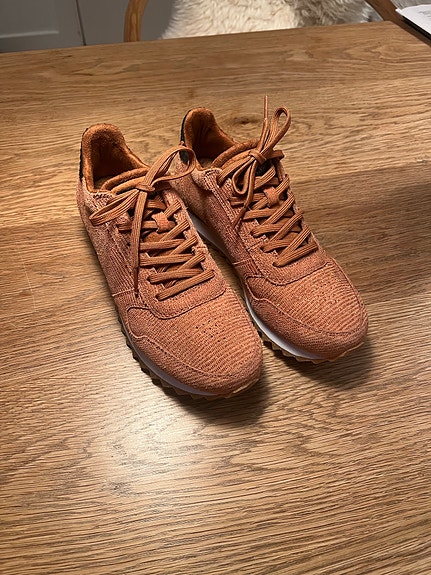 Product image 1 of 7