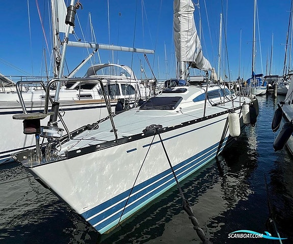 X-119 X-Yachts/Epoxy Laminated UV Hull