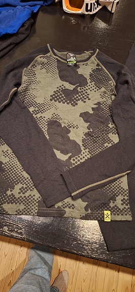 Product image 1 of 2