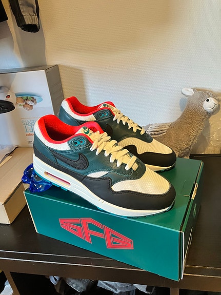 Product image 1 of 3